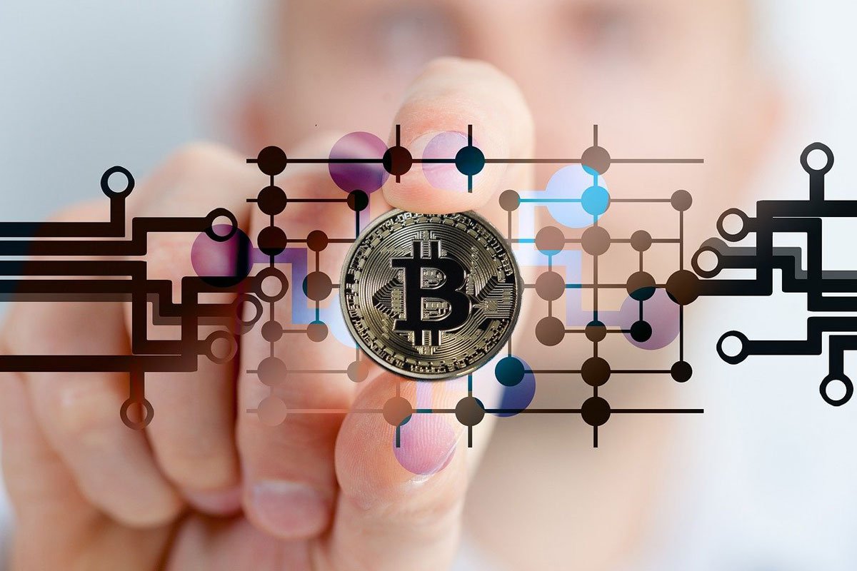 why bitcoin is popular and its advantages