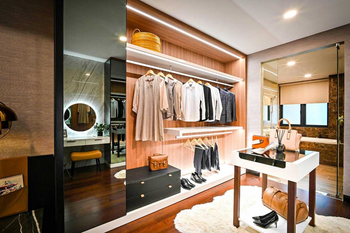 What Makes a Wardrobe Truly Empowering?
