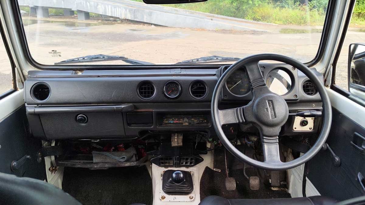 Maruti Suzuki Gypsy interior