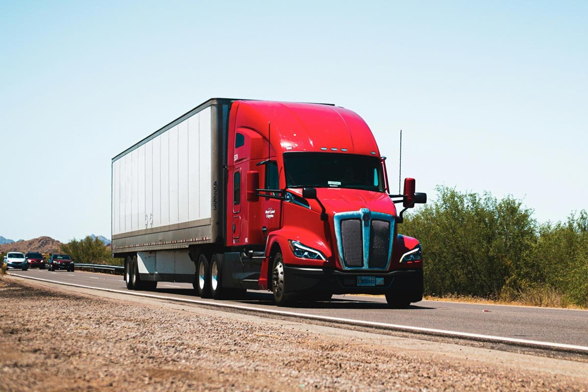 How Aerodynamics Shapes a Modern Semi Truck